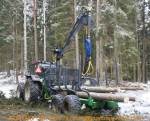 Przyczepa Leśna 14t z napędem 4WD dźwig 7,0m G2