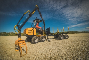 Forwarder KINETIC 8x8 dźwig 5,5m 