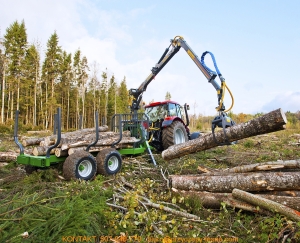 FARMA Przyczepa Leśna 9t dźwig G2 6,3m 4x4