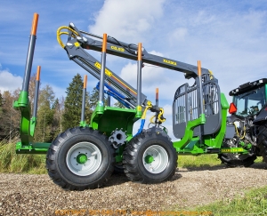 Przyczepa Leśna do drewna z napędem 4x4 4x4 G2 4WD 14t FARMA
